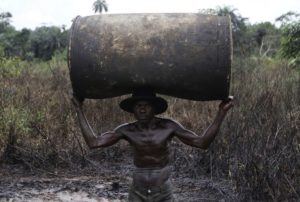 Nigéria Shell lutte contre le vol du pétrole