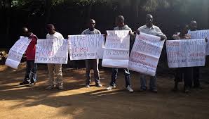 La Lucha manifeste pour la libération des activistes africains